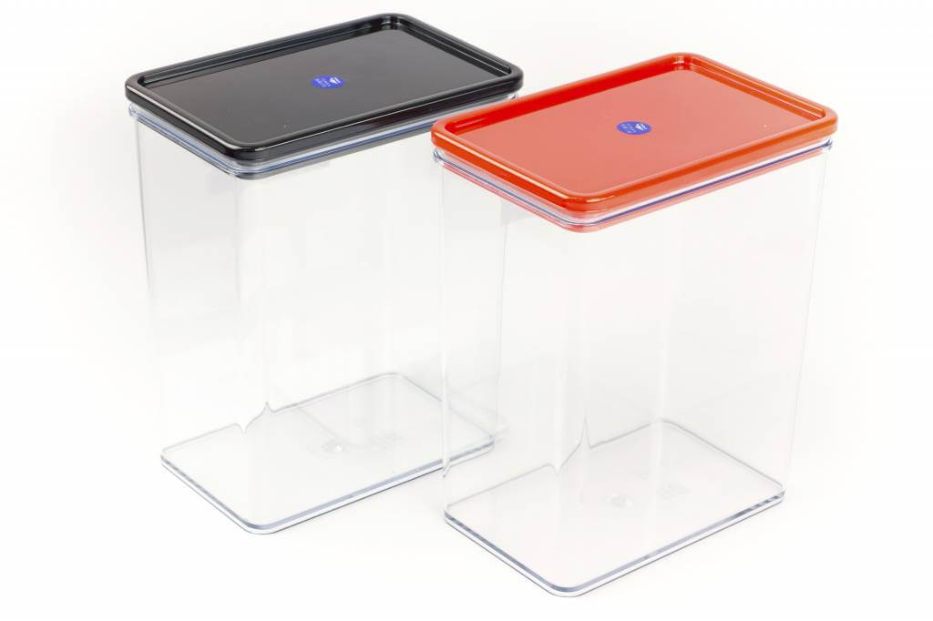 Powder container